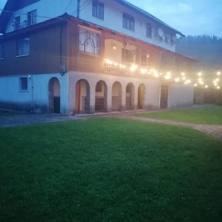 Guest house зима-літо Slavske